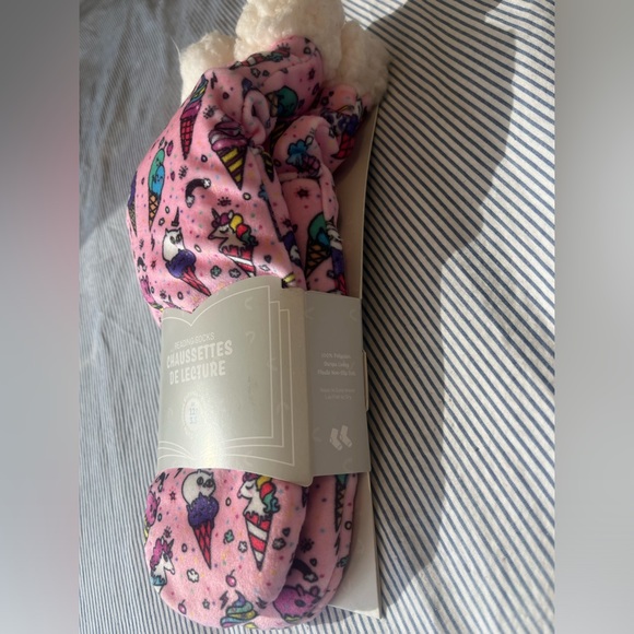 Hi, selling these lovely socks for kids in size US 12. - Picture 7 of 7